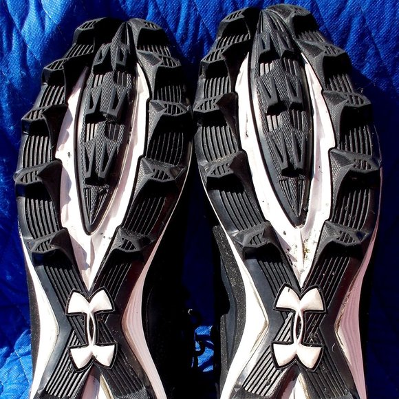 Under Armour Black Cleats - Size 13 - Picture 5 of 7